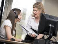 Học tiếng Anh thương mại, làm công việc nào?