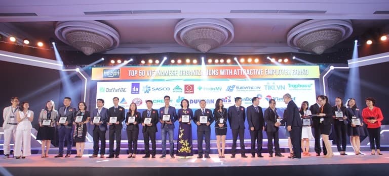 Chào Duy Tân! Chào tương lai của bạn!