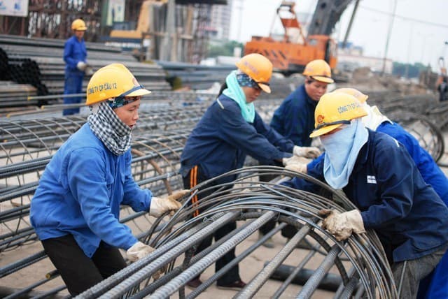 Có nên tách lộ trình tăng tuổi hưu của công chức, viên chức và lao động sản xuất?