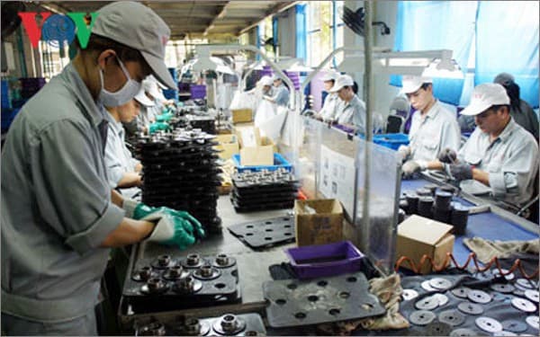 Khoảng cách tuổi nghỉ hưu của nam và nữ như thế nào là phù hợp?