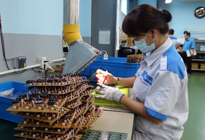 Lao động nữ gặp nhiều rào cản