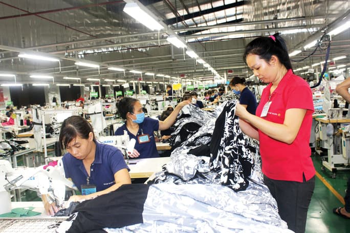 Tăng giờ làm thêm và tuổi hưu sẽ gây nhiều hệ lụy