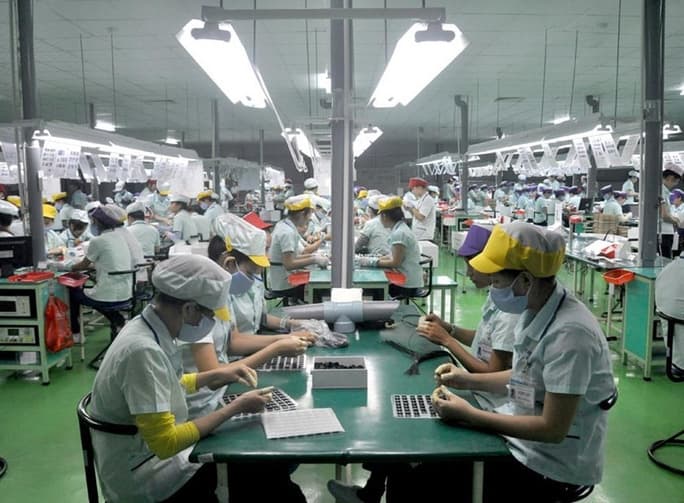 Doanh nghiệp cho người lao động nghỉ việc trái luật phải bồi thường