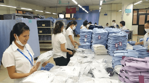 Làm bù vào Chủ nhật và ngày lễ, tính lương thế nào?