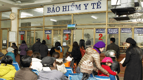 Nghỉ việc tại công ty, đóng tiếp BHYT thế nào?
