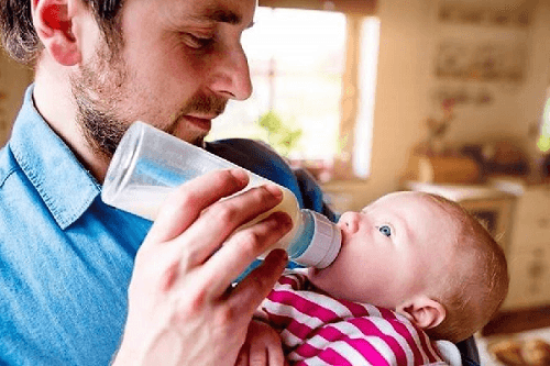 Điều kiện chồng được trợ cấp một lần khi vợ sinh con