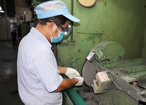 Kiến nghị giãn thời gian nộp BHXH cho công nhân