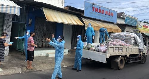 Tìm cách giữ chân người lao động