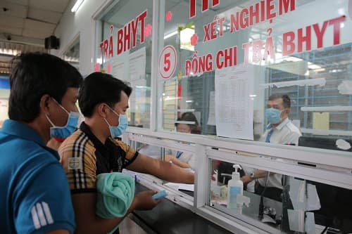 Tổng LĐLĐ Việt Nam đề nghị Bộ Y tế bỏ thủ tục phiền hà xin giấy xác nhận F0