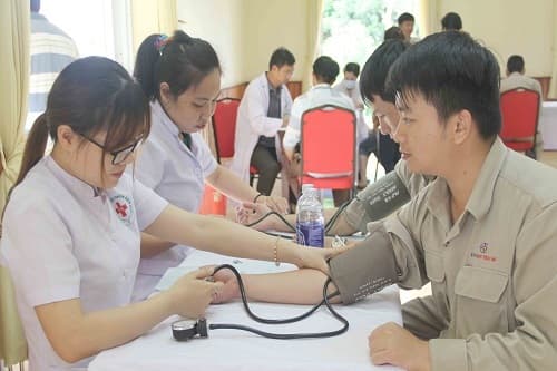 Bắt buộc khám sức khỏe định kỳ cho người lao động
