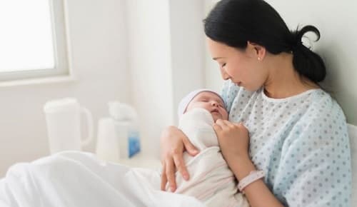 Sinh con sau khi nghỉ việc 3 tháng có được hưởng chế độ thai sản?