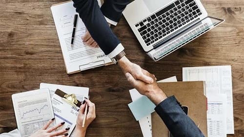 Người sử dụng lao động có phải trả tiền tương đương mức đóng bảo hiểm xã hội, bảo hiểm y tế cho người lao động đang thử việc không?