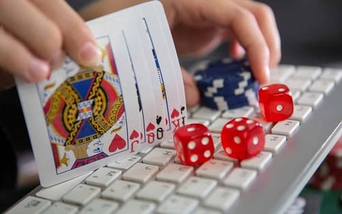 Nhân viên đánh bạc trái phép tại nơi làm việc thì công ty sẽ bị xử phạt vi phạm hành chính như thế nào?