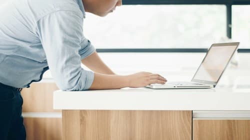Doanh nghiệp dịch vụ đưa người lao động đi làm việc ở nước ngoài không hướng dẫn người lao động tham gia BHXH thì bị xử phạt vi phạm hành chính ra sao?