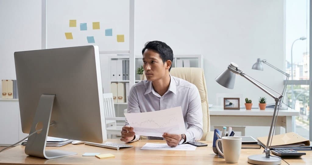 Review lương định kỳ: Làm sao để AI giúp bạn đưa ra con số công bằng nhất?