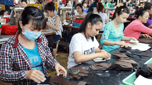 Lao động bị mất việc nên tham gia BHYT hộ gia đình